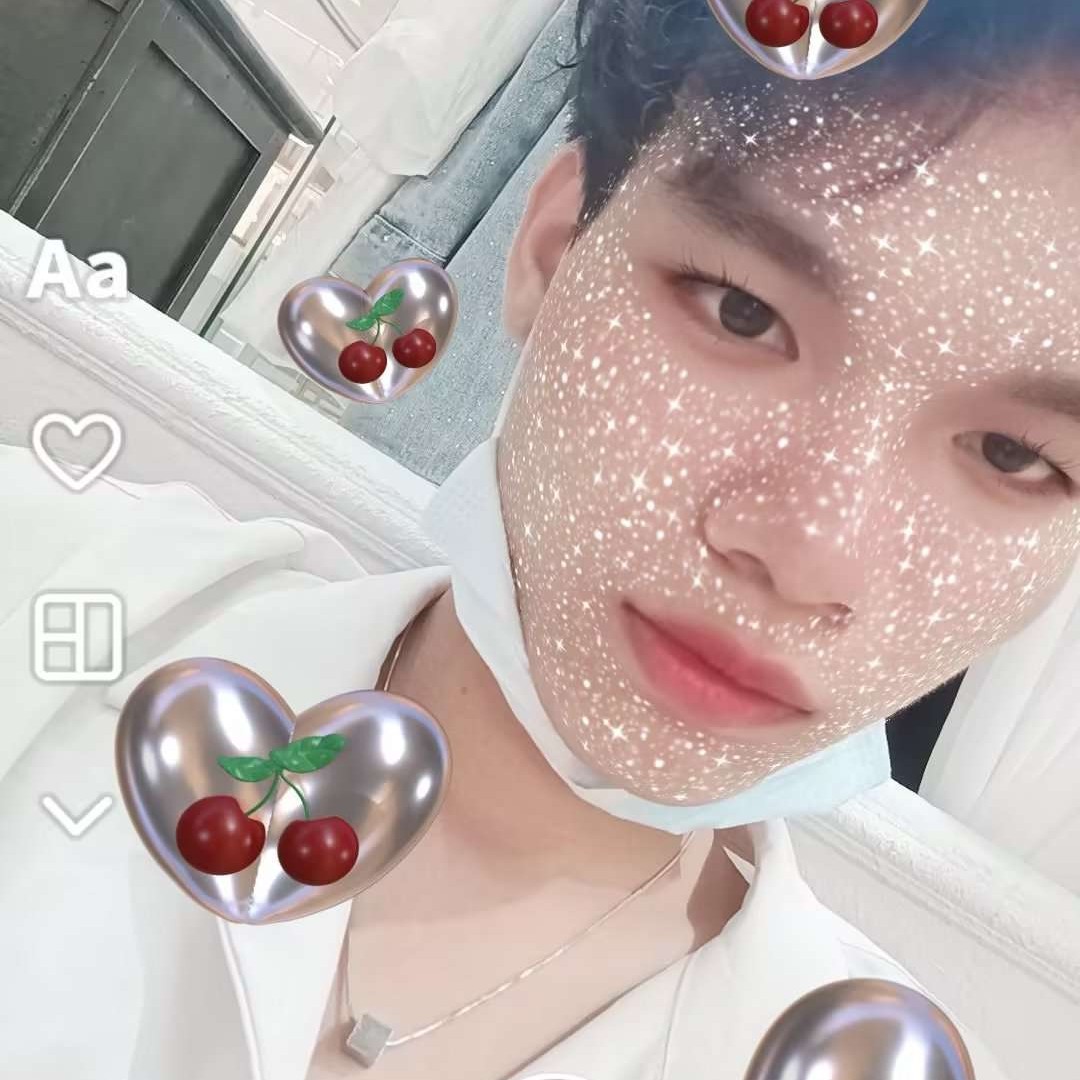 小鬼的照片