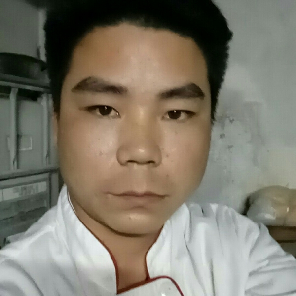 高高的青山在东方的照片