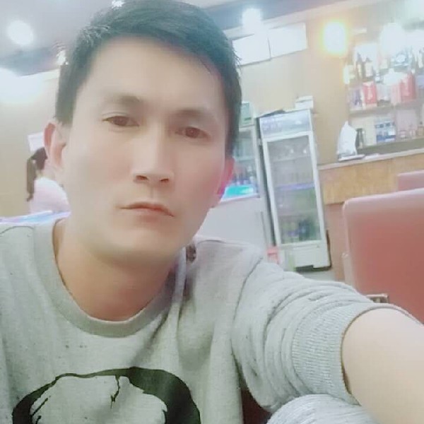 嚣士  王的照片
