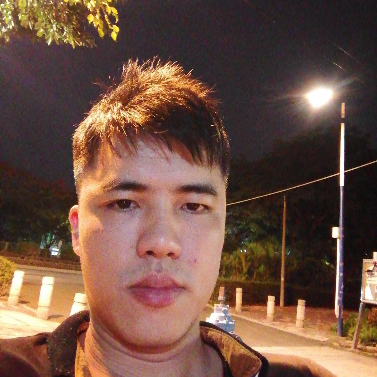 海底吐泡泡的照片