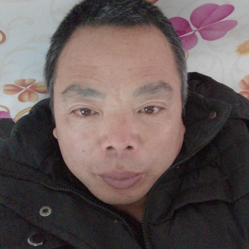 男人周文建的照片