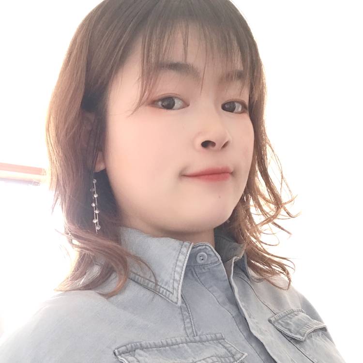 蓝天白云下的大海的照片