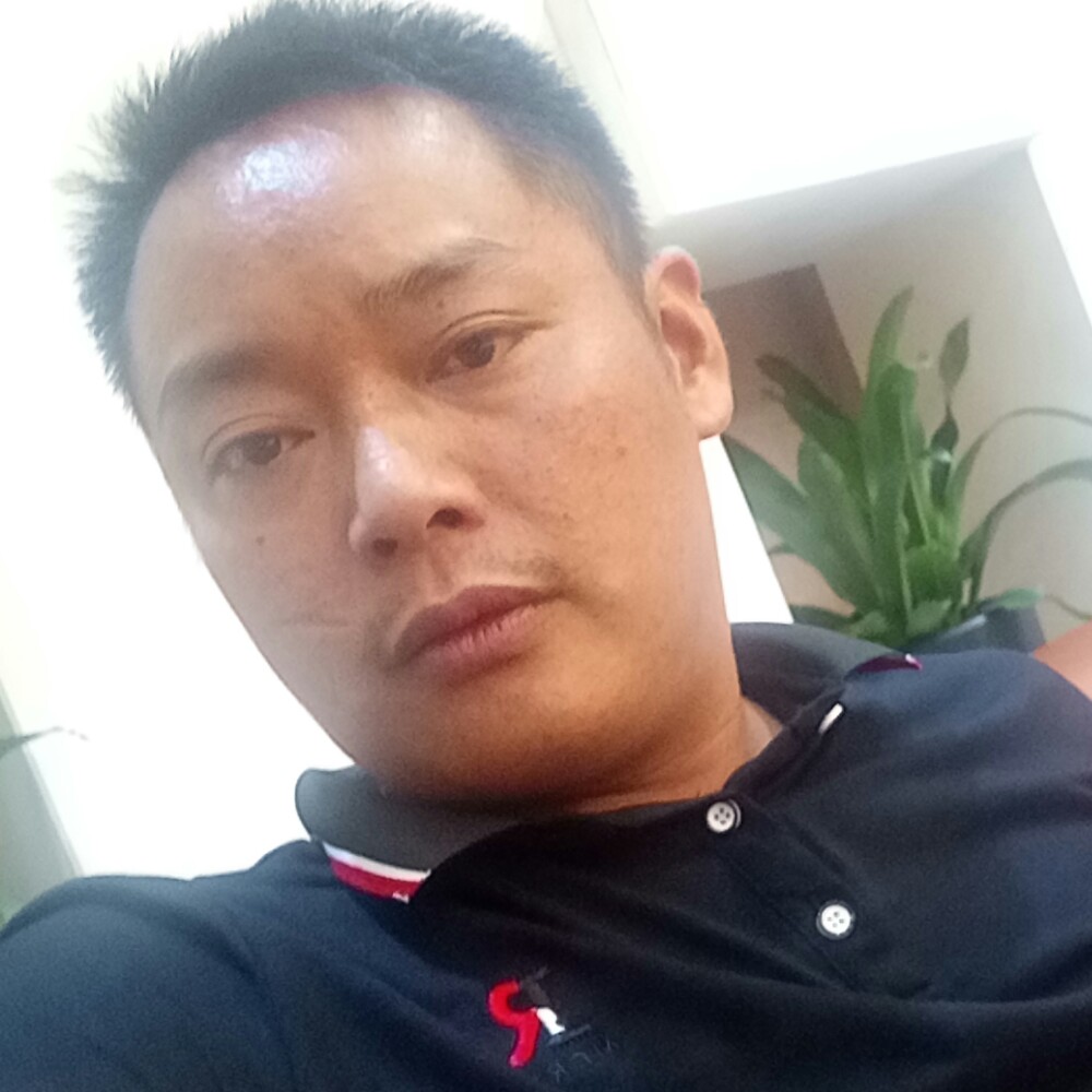 滑板相许含蓄的照片