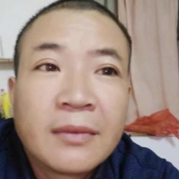 大白无辜的照片