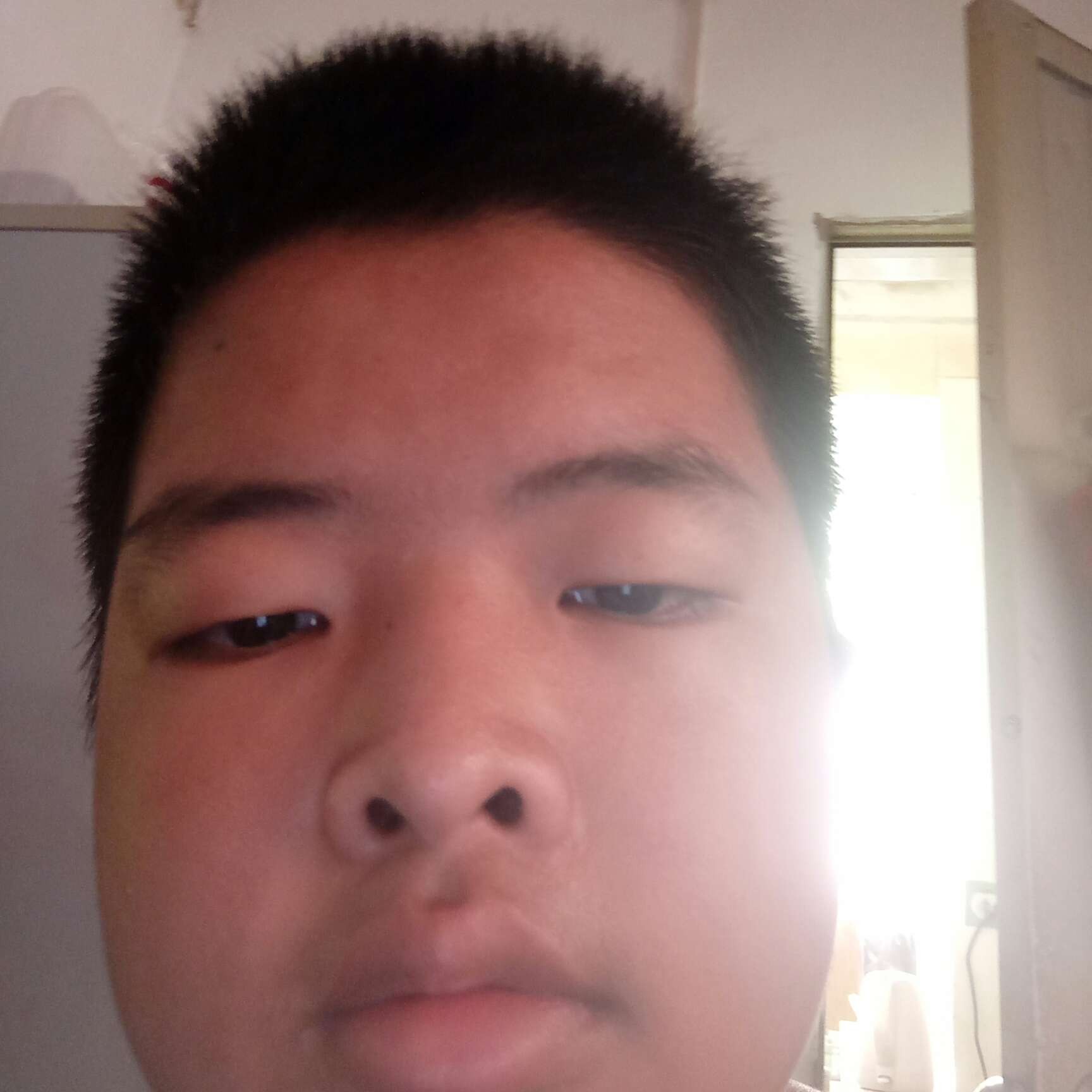 故事浅吻微笑的照片