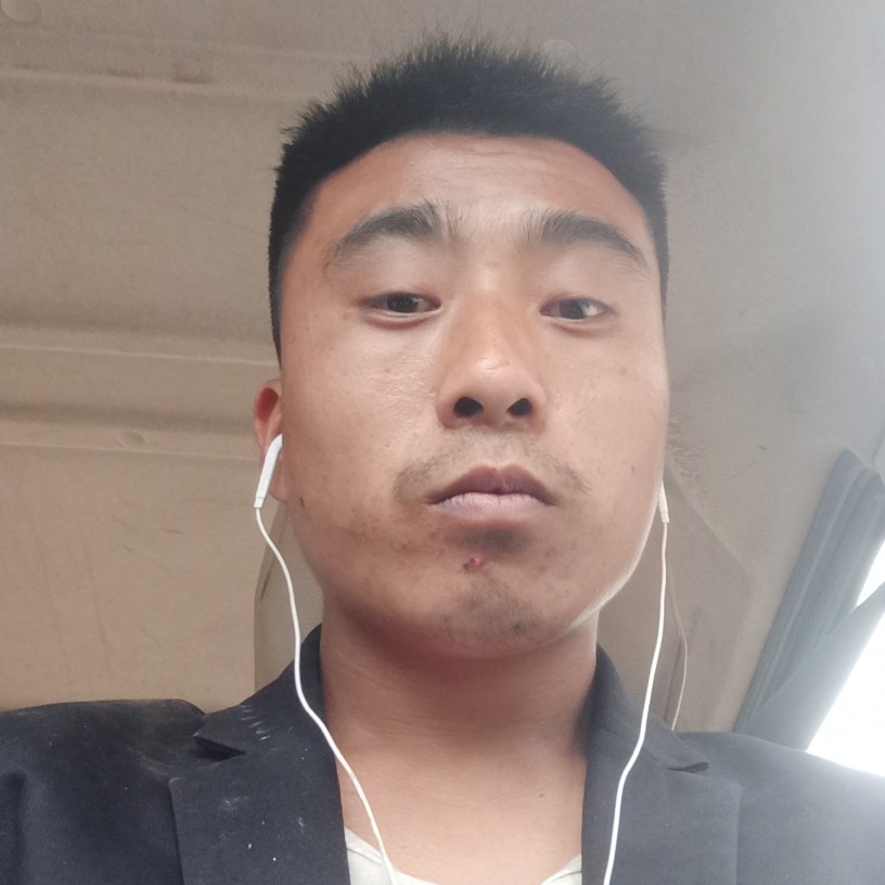 夏露回首忧郁的照片