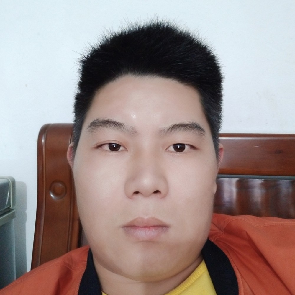 黑白格子衫的照片