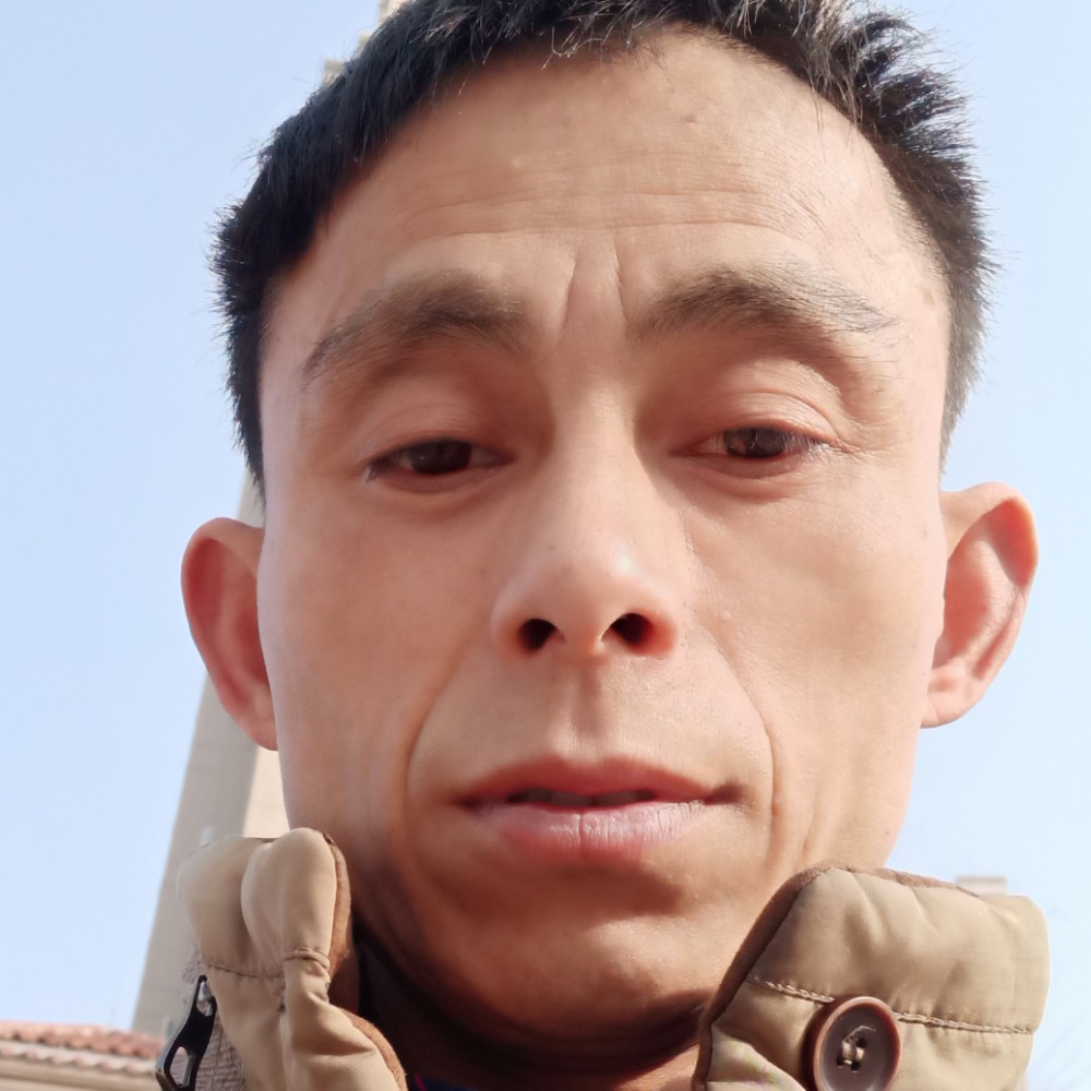 自信板凳的照片