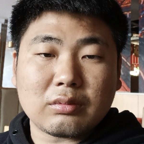 凹伊的照片
