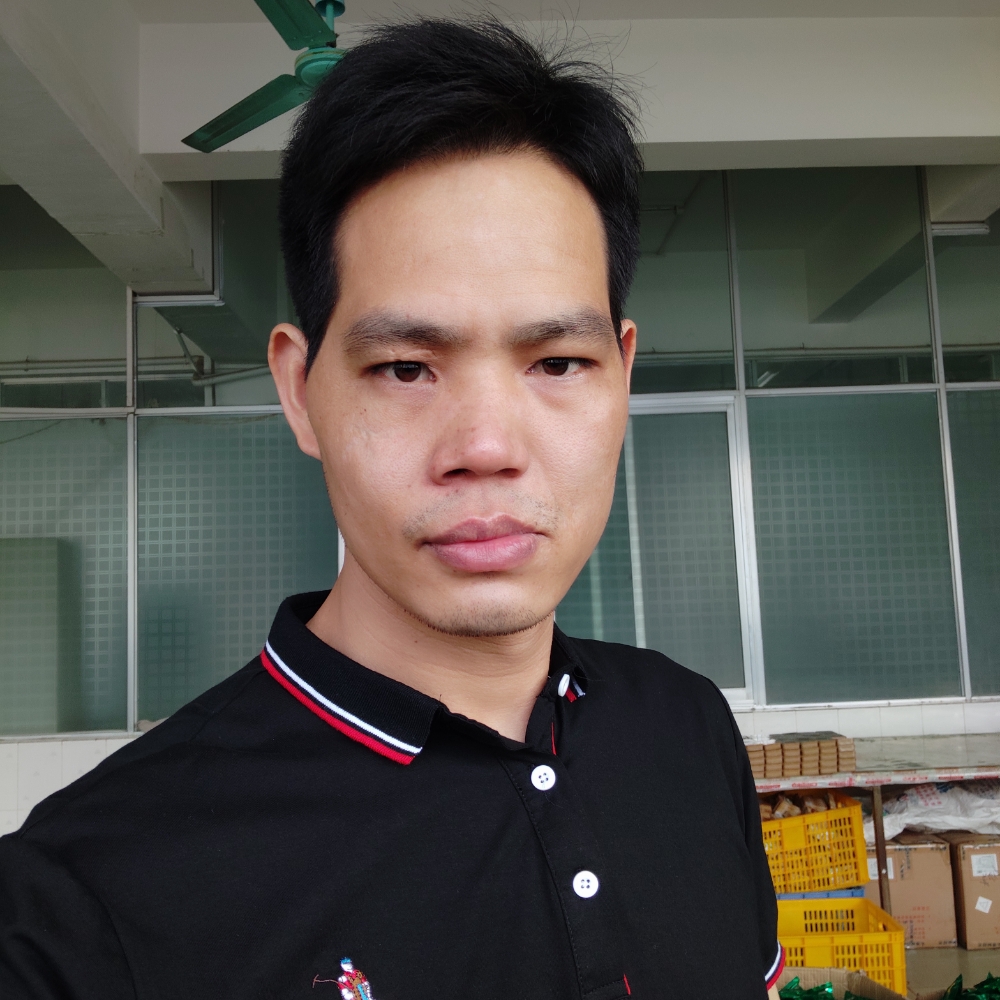 陆助任的照片
