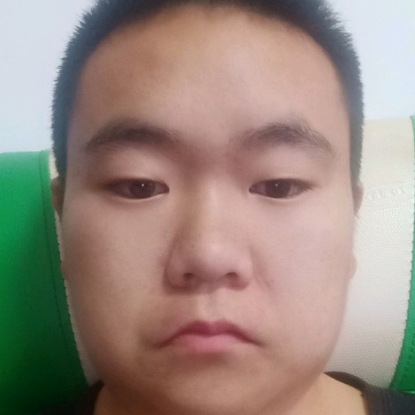 梁京雨的照片