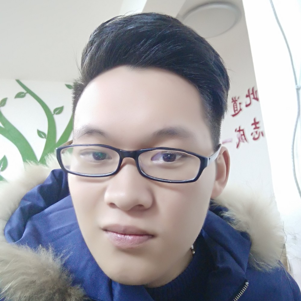 孤独踢天空的照片