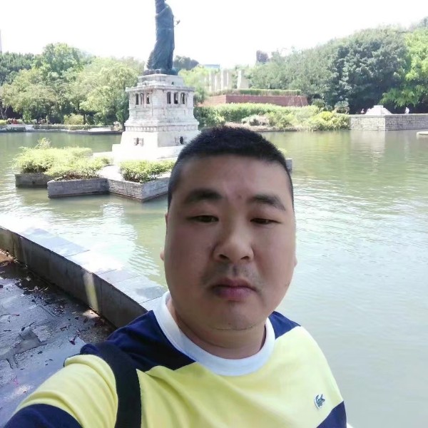 黄袍骑士的照片