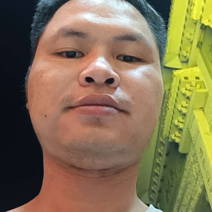 彩色倾心鞋子的照片