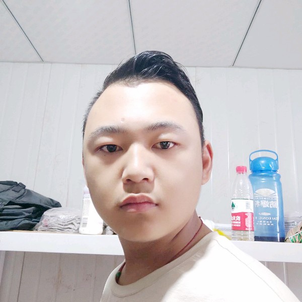 温暖深拥秋天的照片