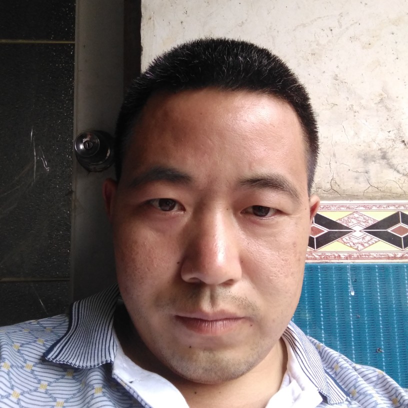 刘黑的照片