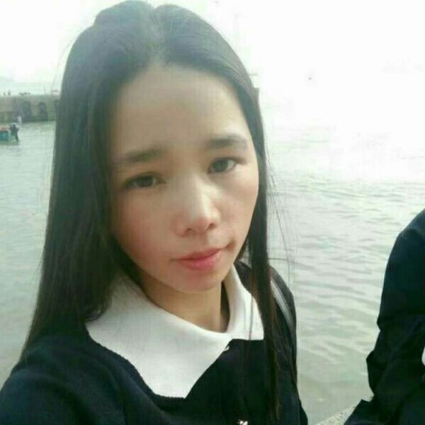 快乐踢小蜜蜂的照片