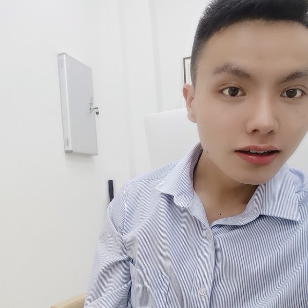 小天鹅吃醋漂亮的照片