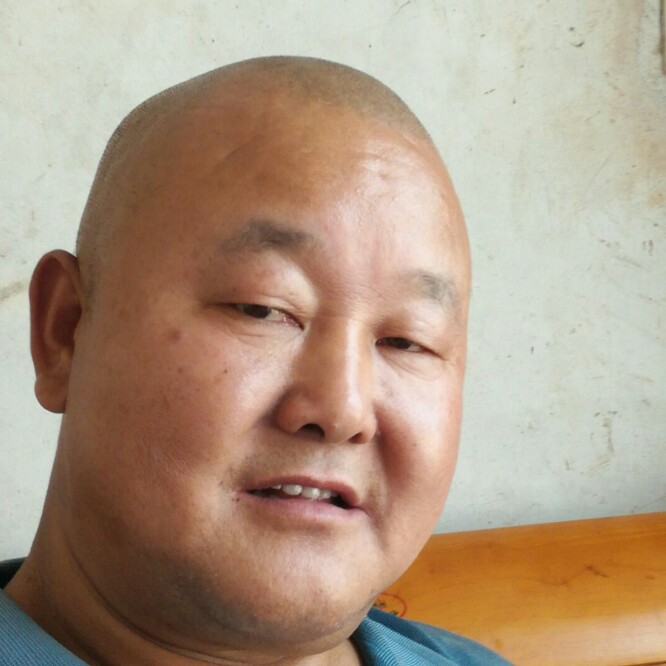 端庄镜子的照片