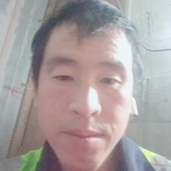 路灯漫步从容的照片