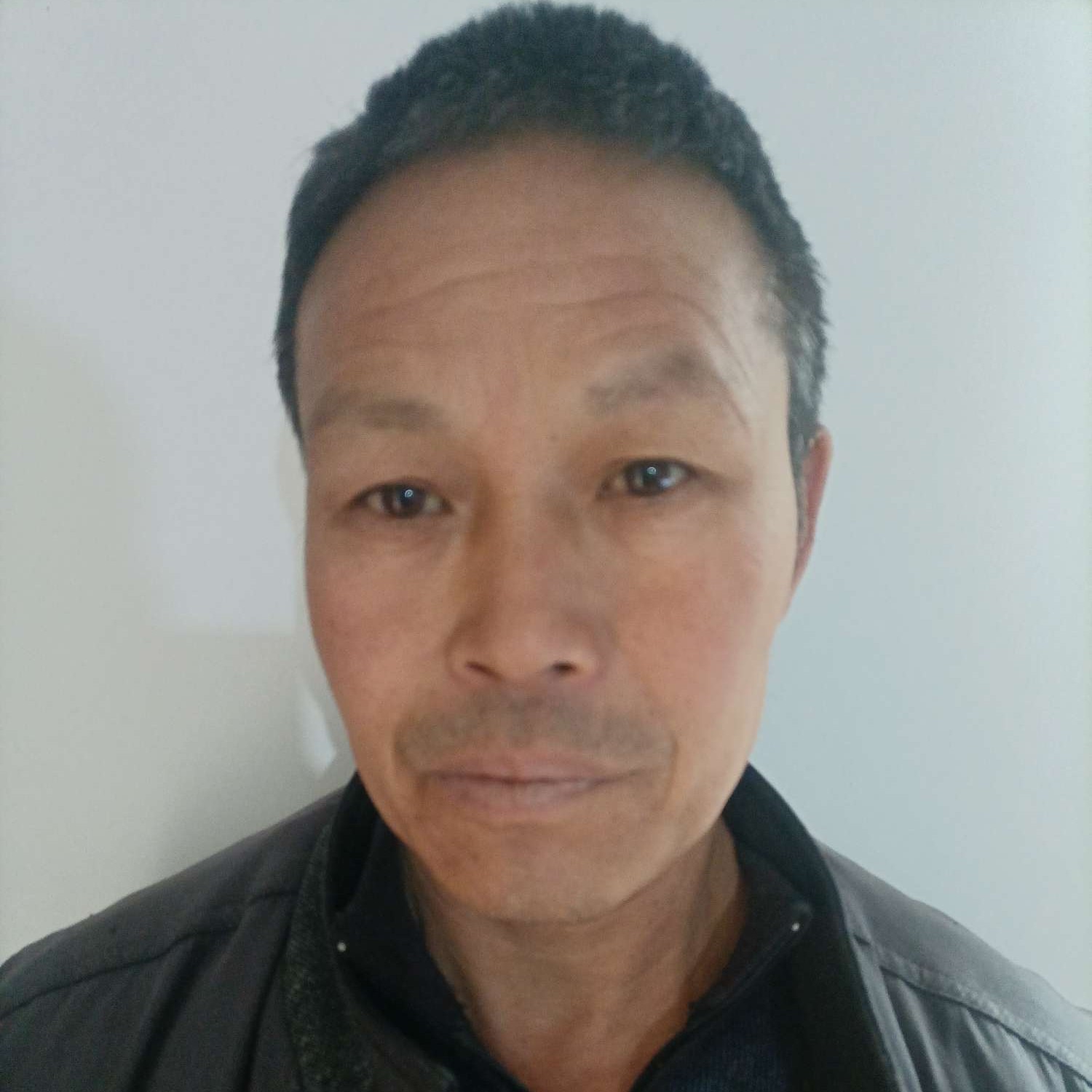 阳光踢水池的照片