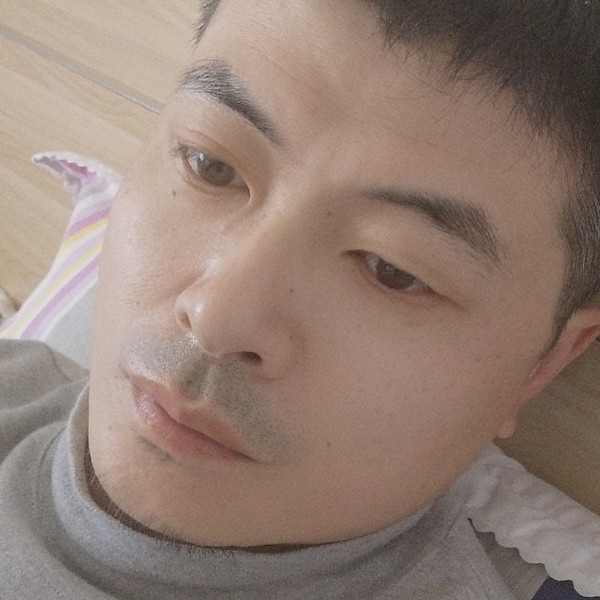 土豪拿豌豆的照片