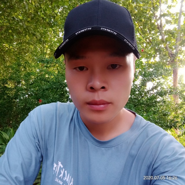 优秀的小哥哥的照片
