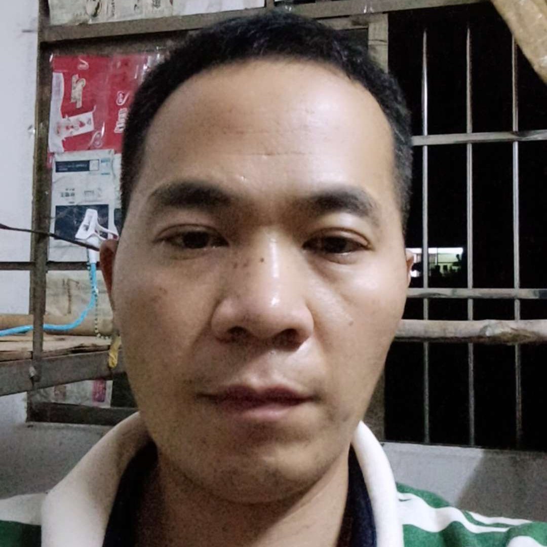 稳重愿草丛的照片
