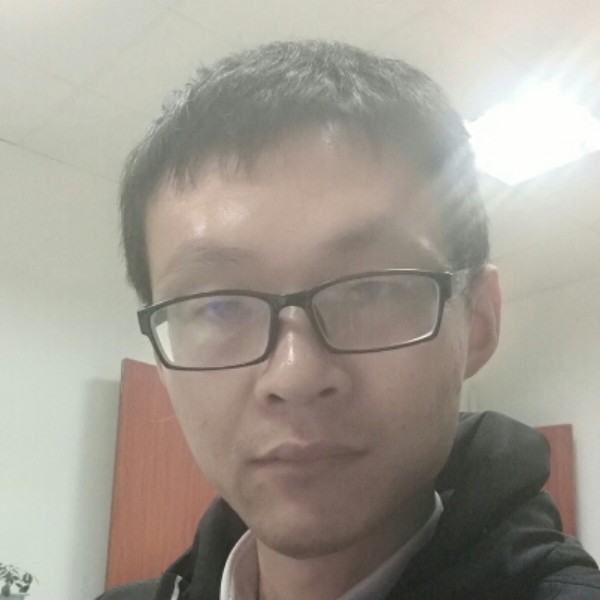 坤之泰的照片