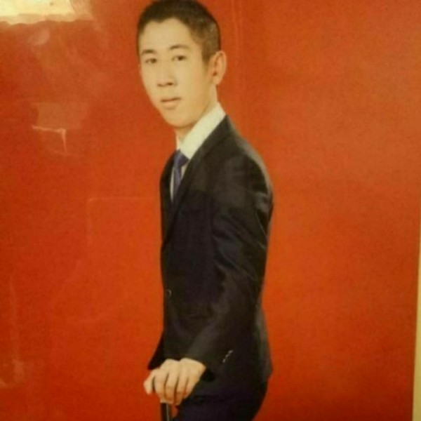 潇潇洒洒吴骏鹏的照片