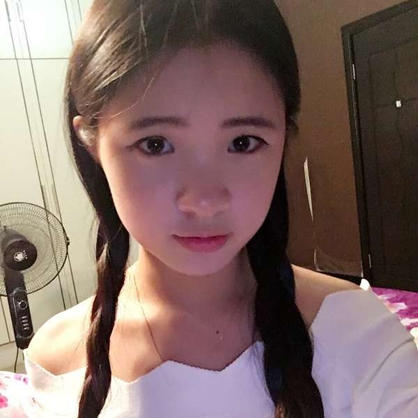 床钱明月光的照片