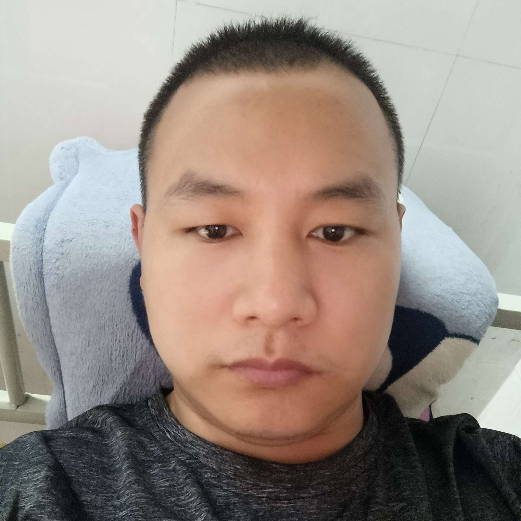 你挺欢的的照片