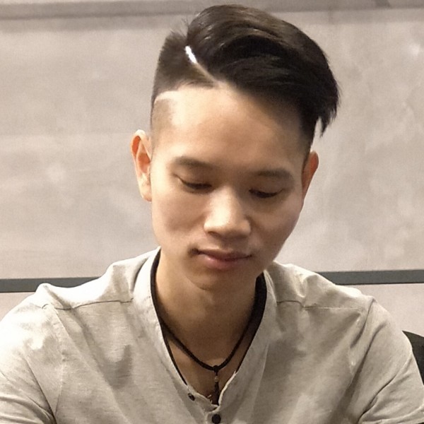 深情 小白虎的照片