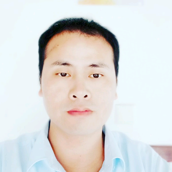书本凝眸幸福的照片