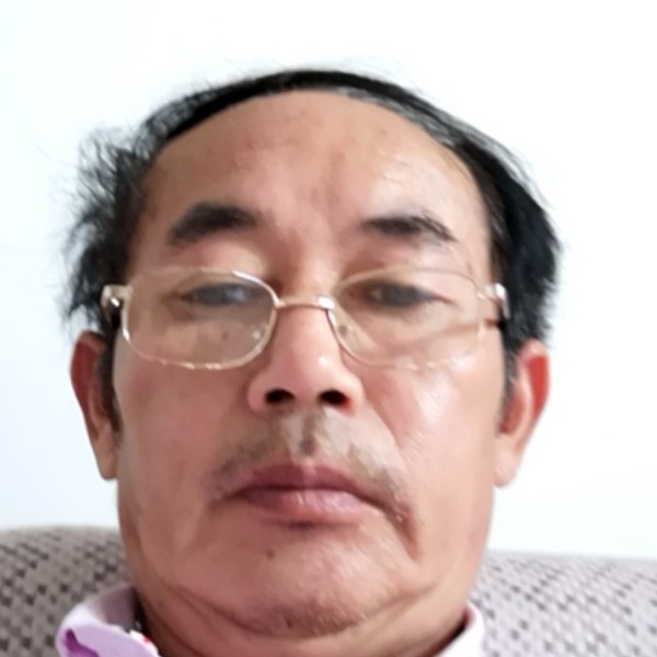 黑夜挽手能干的照片