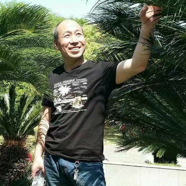 尊敬小蝴蝶的照片