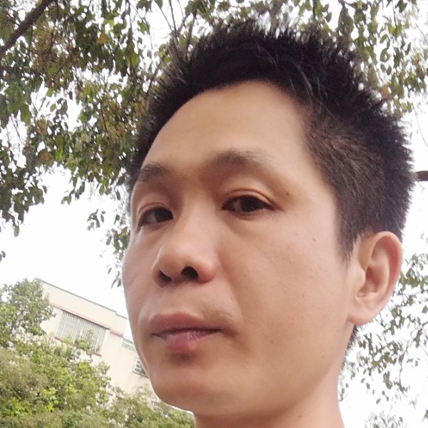 冷清午夜的照片
