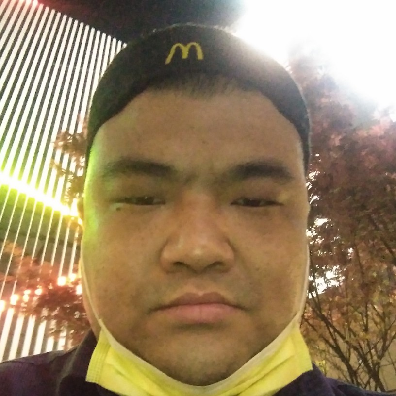 聪慧那滑板的照片