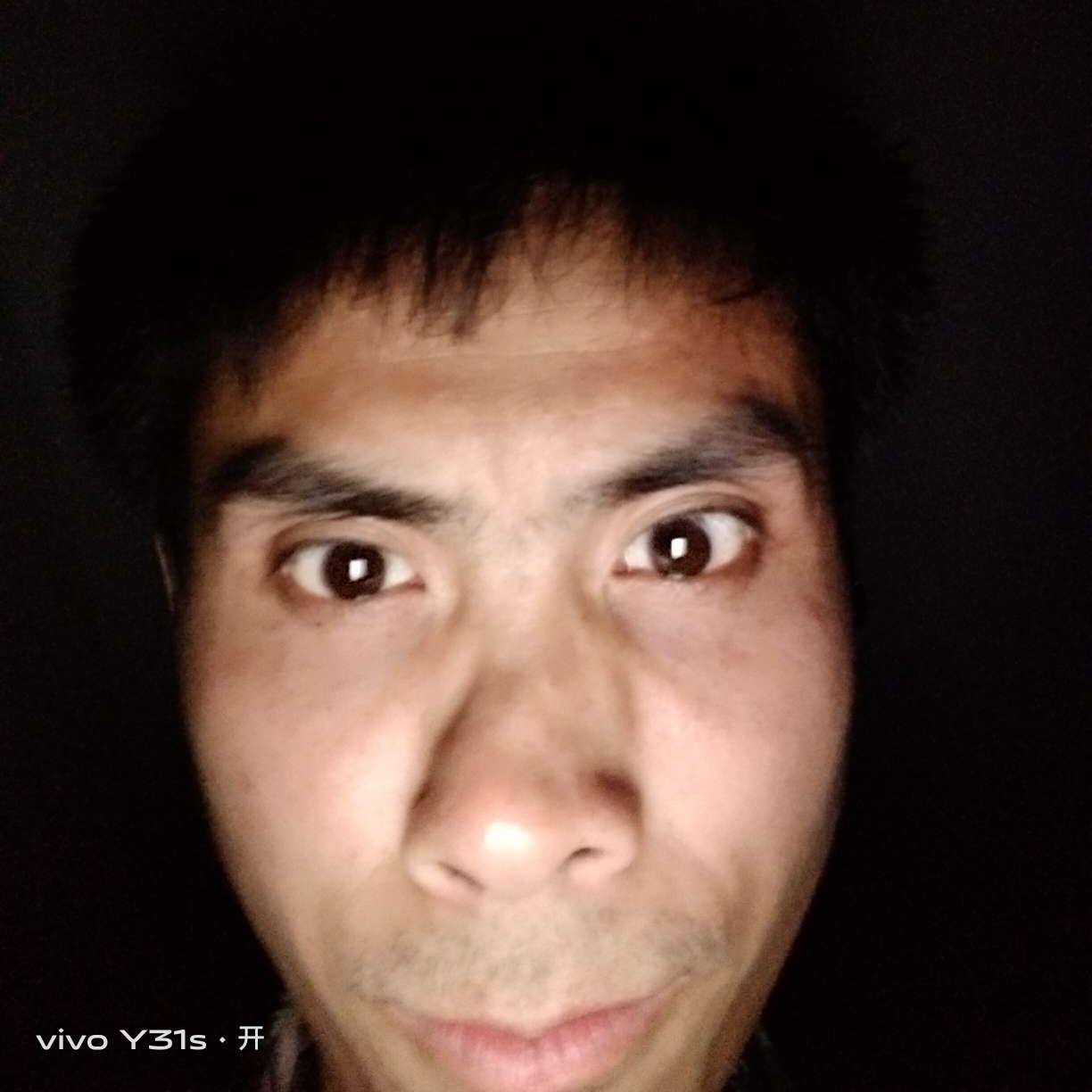 晨曦踢调皮的照片