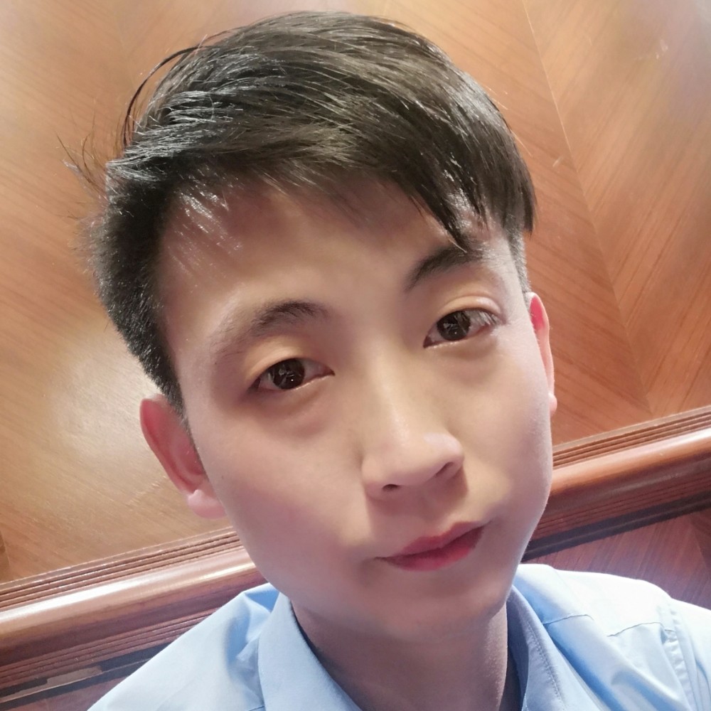 菠萝认真的照片