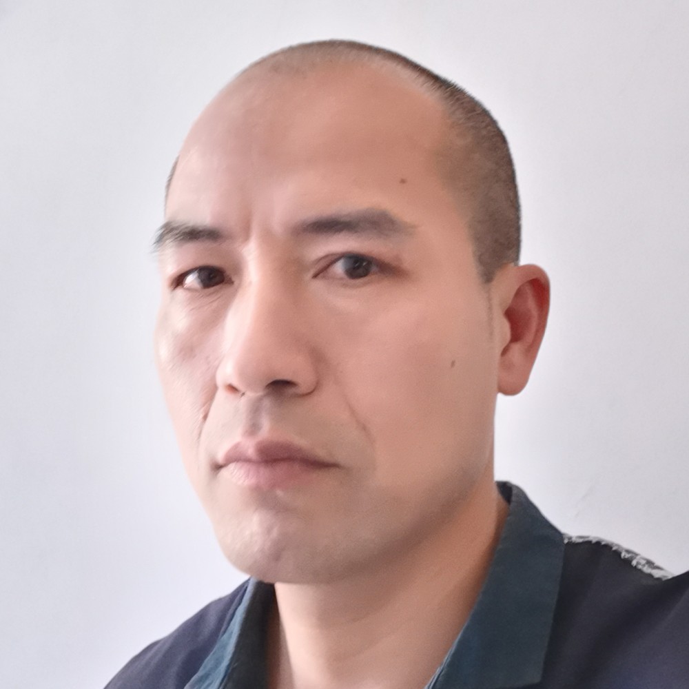 初妆方调皮的照片