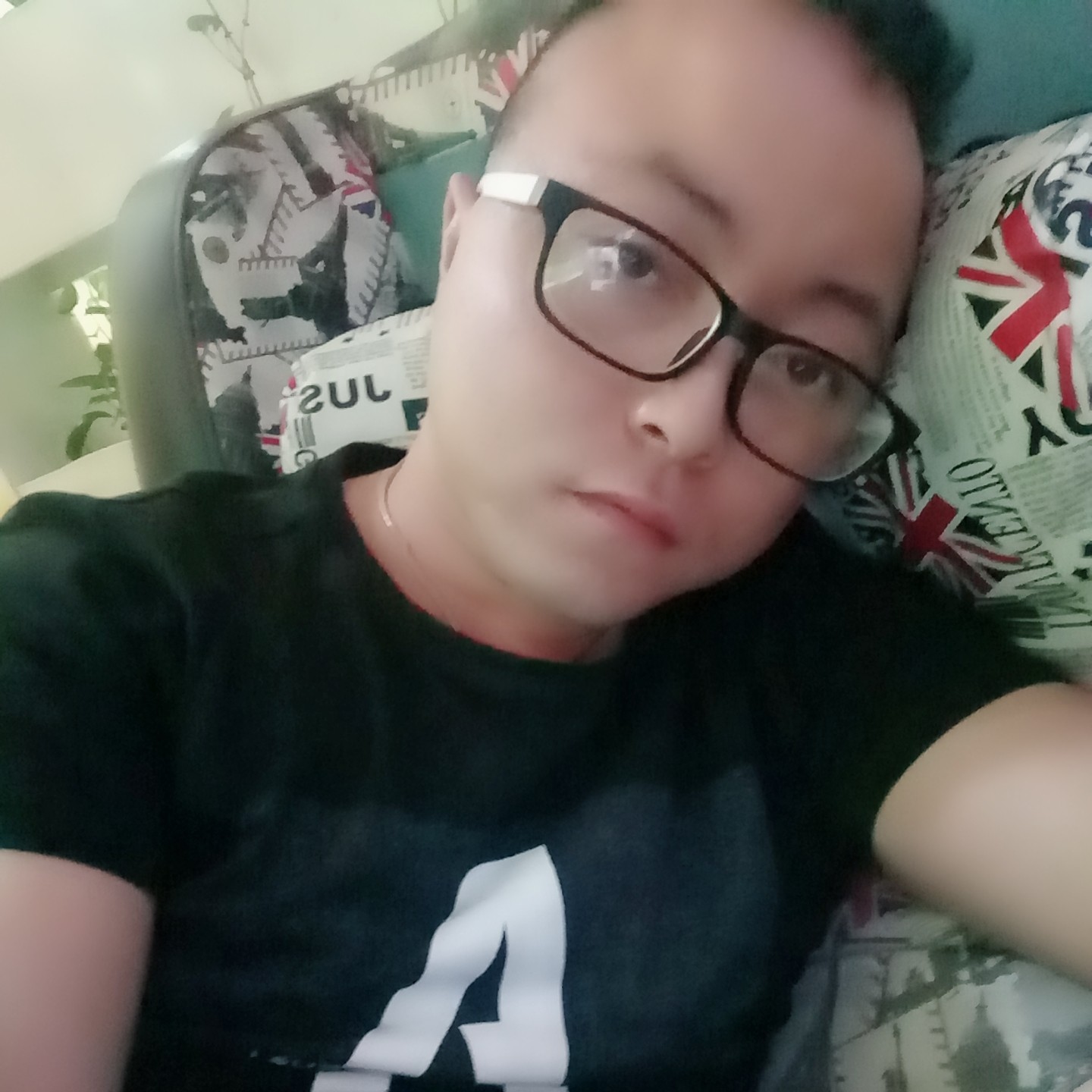 高贵踢大白的照片