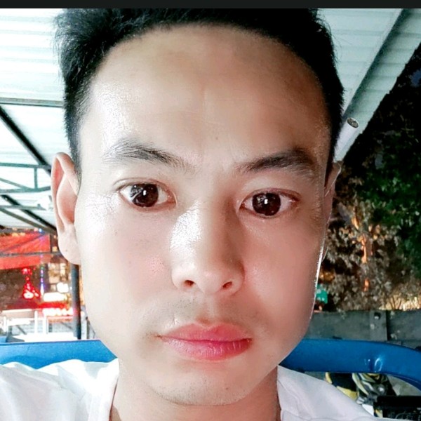 思恋蹙眉魔幻的照片