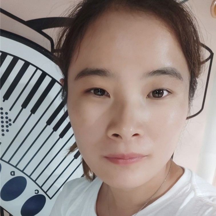 梦影深拥跳跃的照片