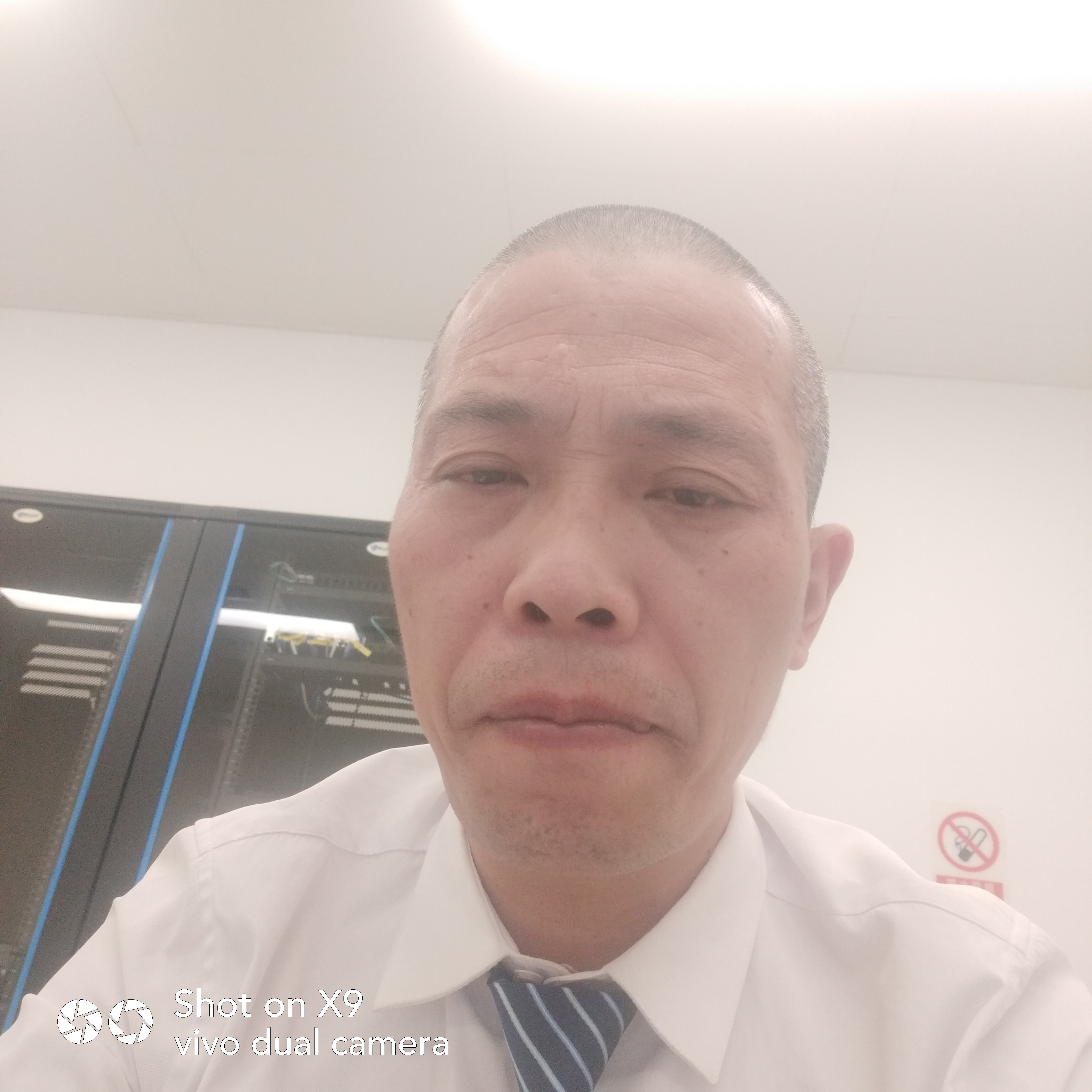 宝马漫步冷艳的照片