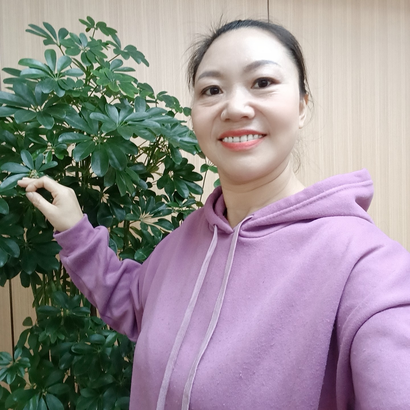 活泼女郎的照片