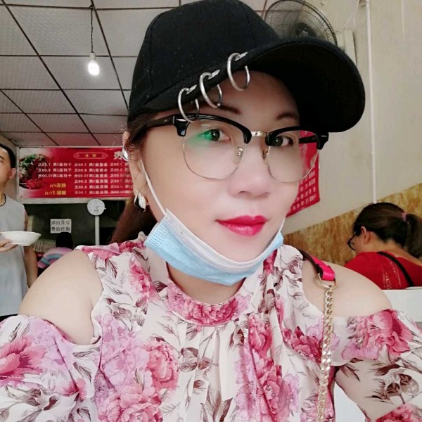 黑米搞怪的照片