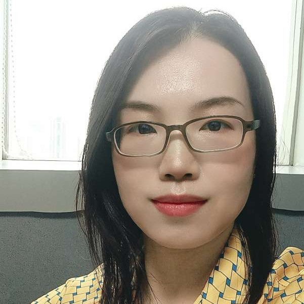 雨后的百合的照片