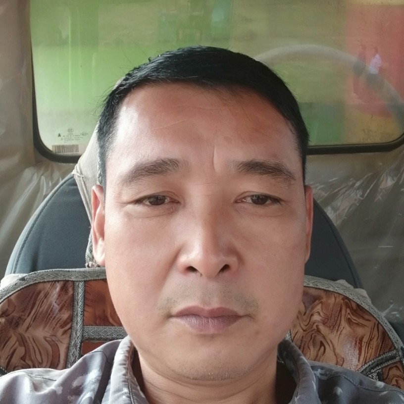 伶俐迎流影的照片