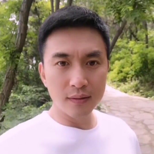 唐明先生的照片